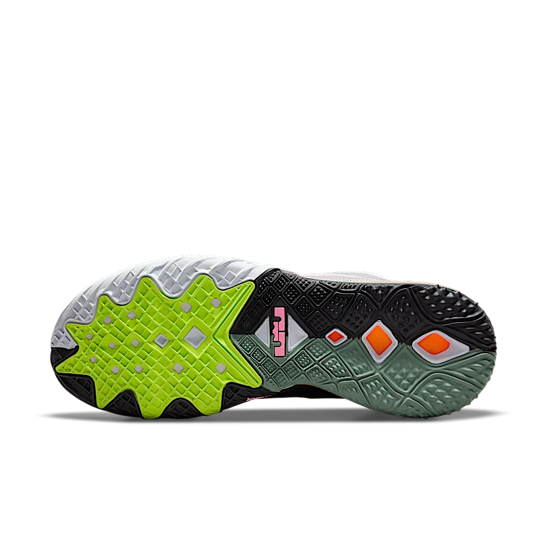 Nike LeBron 18 Low Bugs vs Marvin Space Jam