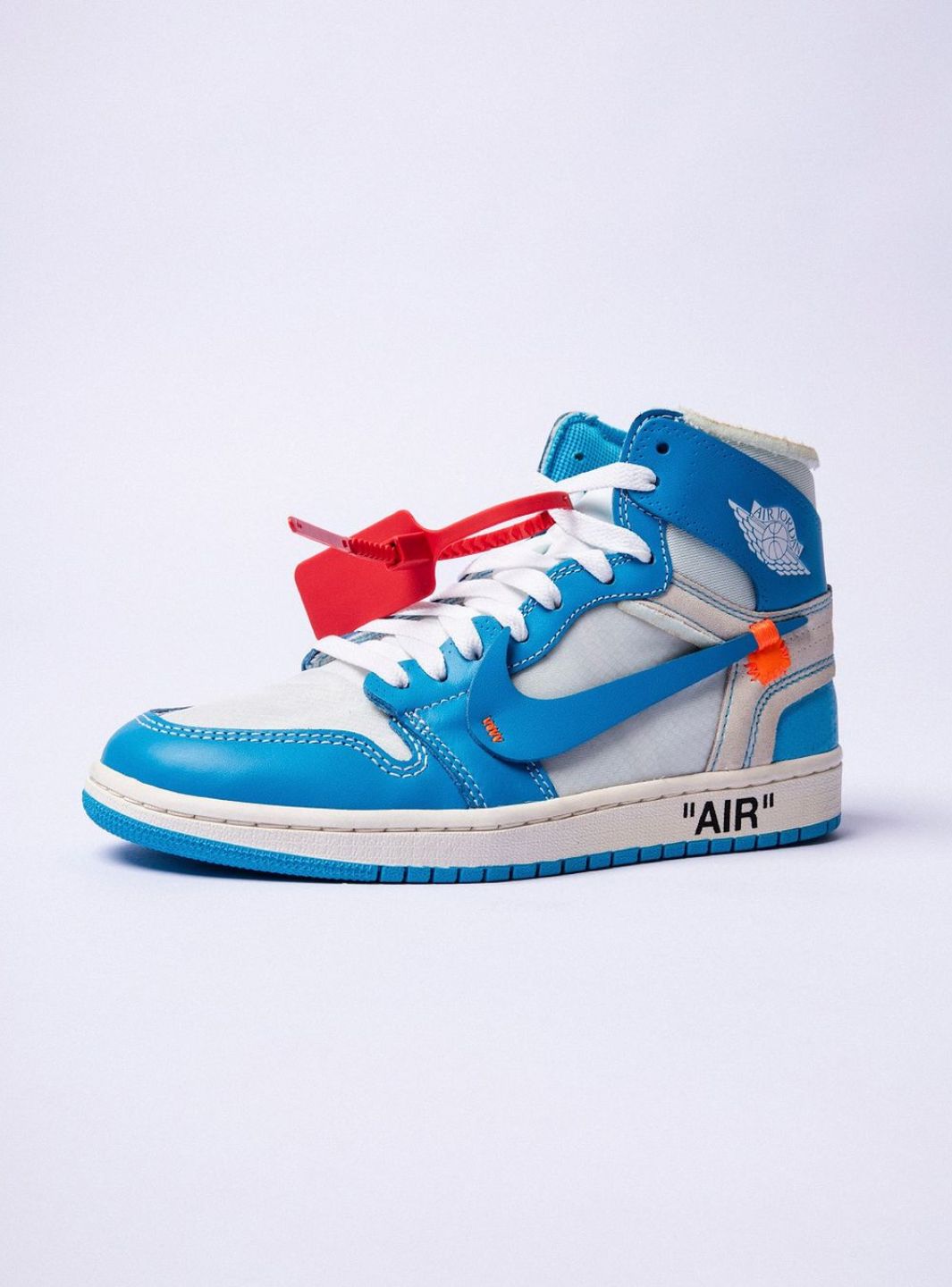 Air Jordan 1 Retro High Off-White University Blue