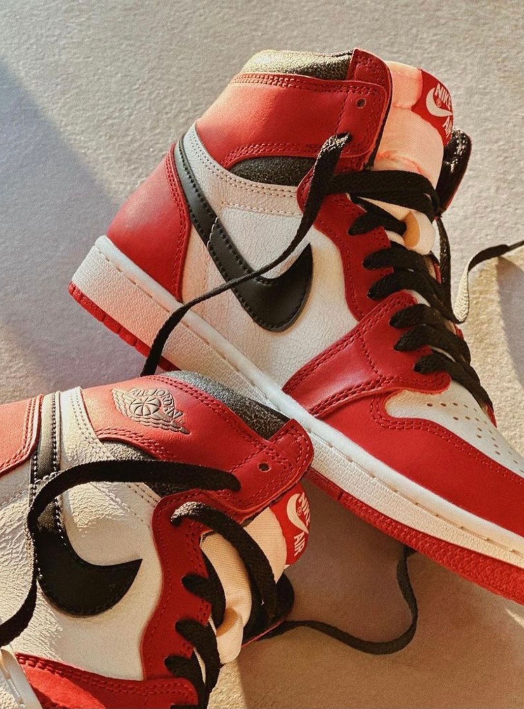 Air Jordan 1 Retro High OG Chicago Lost And Found
