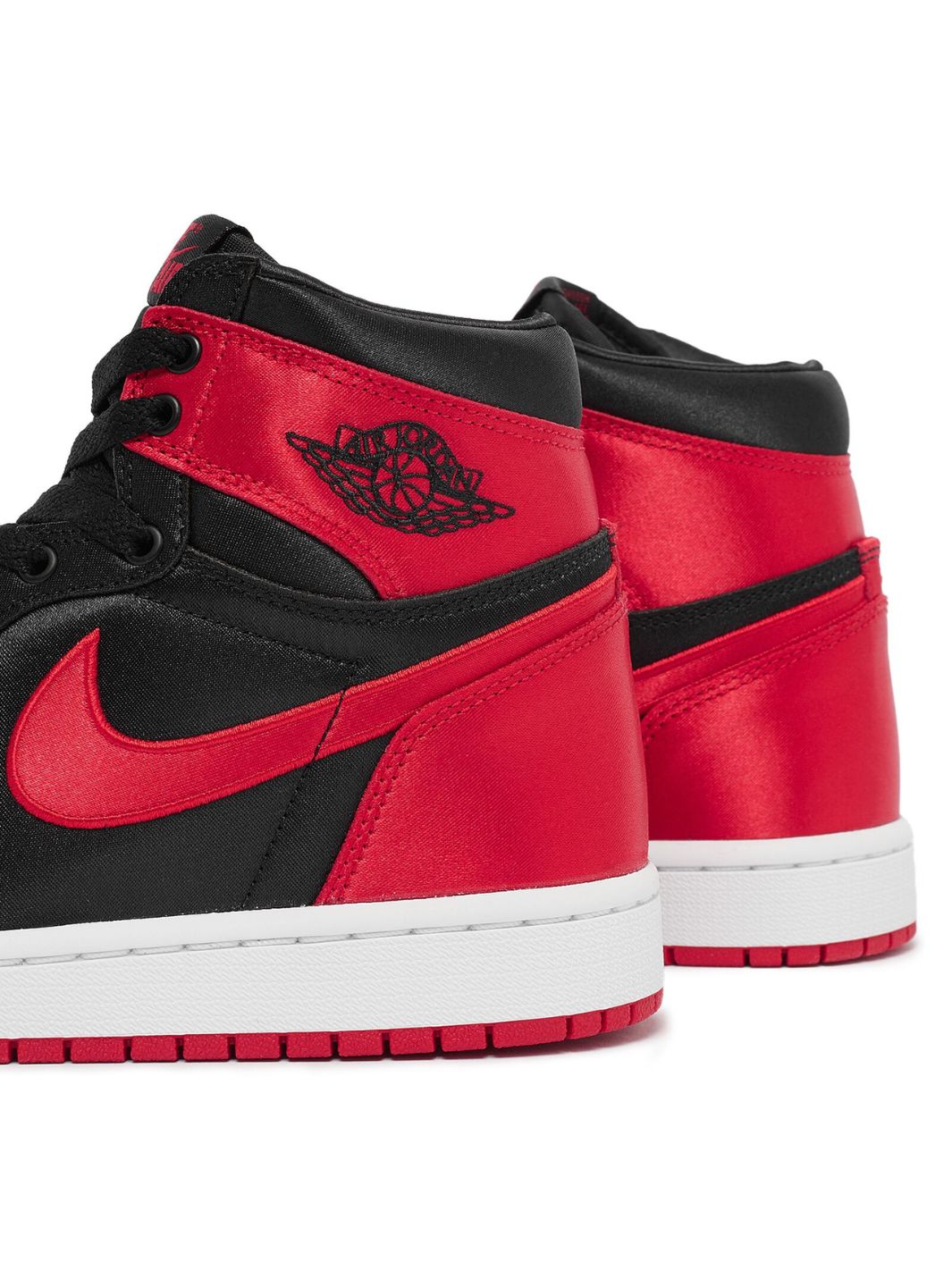 Air Jordan 1 Retro High OG Satin Bred