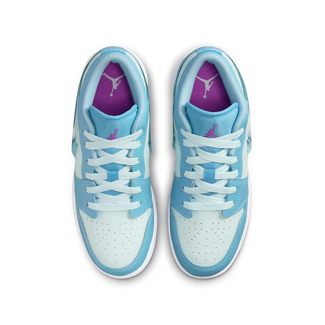 Air Jordan 1 Low SE Aquarius Blue