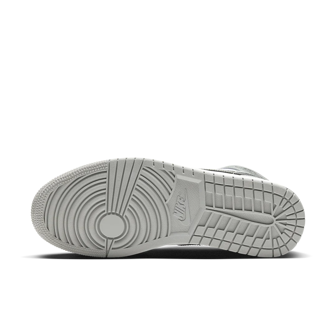Air Jordan 1 Mid Light Smoke Grey