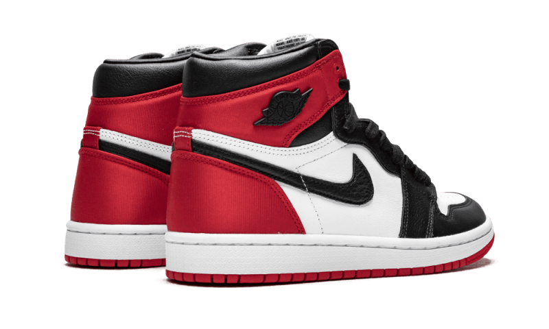Air Jordan 1 Retro High Satin Black Toe