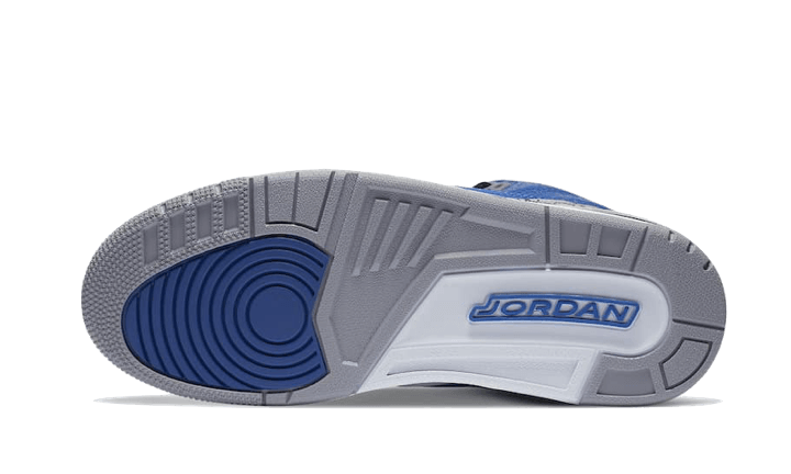 Air Jordan 3 Retro Varsity Royal Cement