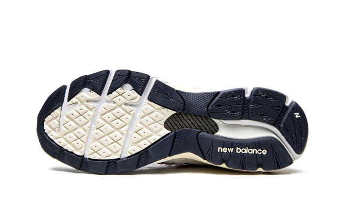 New Balance 990v3 MiUSA Kith Daytona (with Socks)