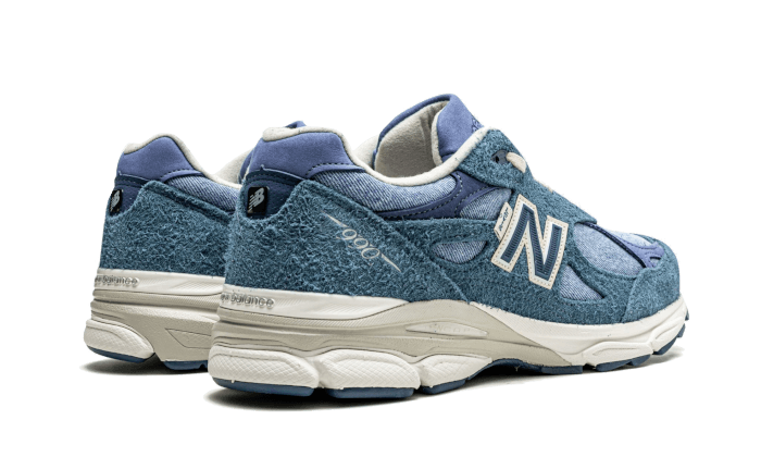 New Balance 990v3 MiUSA Levi's Denim