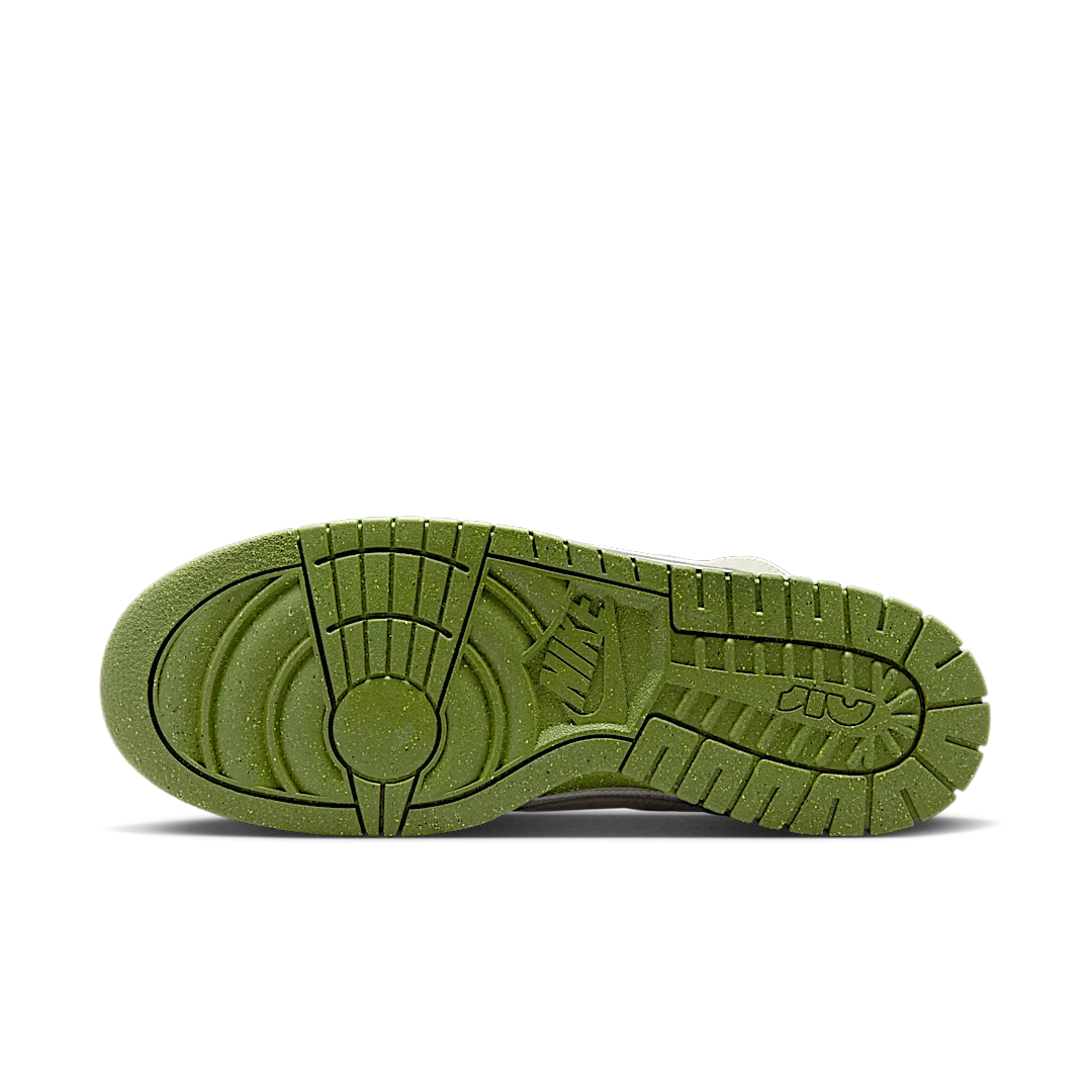 Nike Dunk Low Jumbo Phantom Chlorophyll