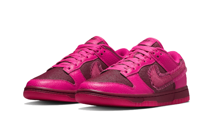 Nike Dunk Low Valentine's Day (2022)