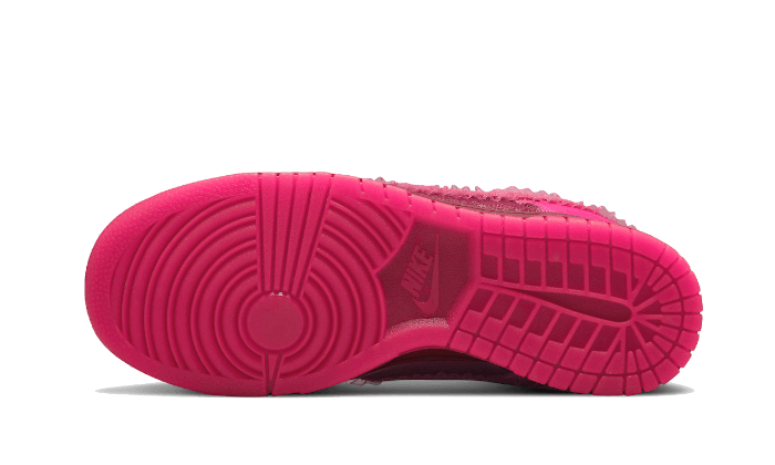 Nike Dunk Low Valentine's Day (2022)