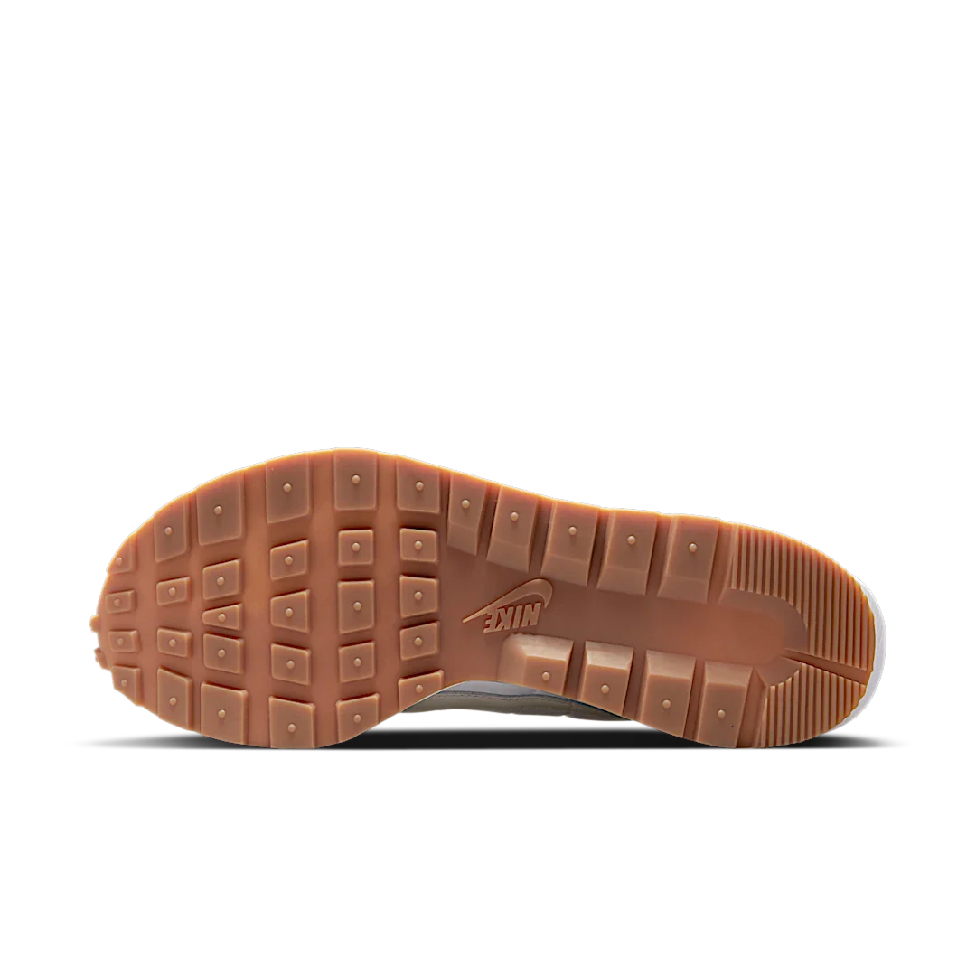 Nike Vaporwaffle sacai Sail Gum