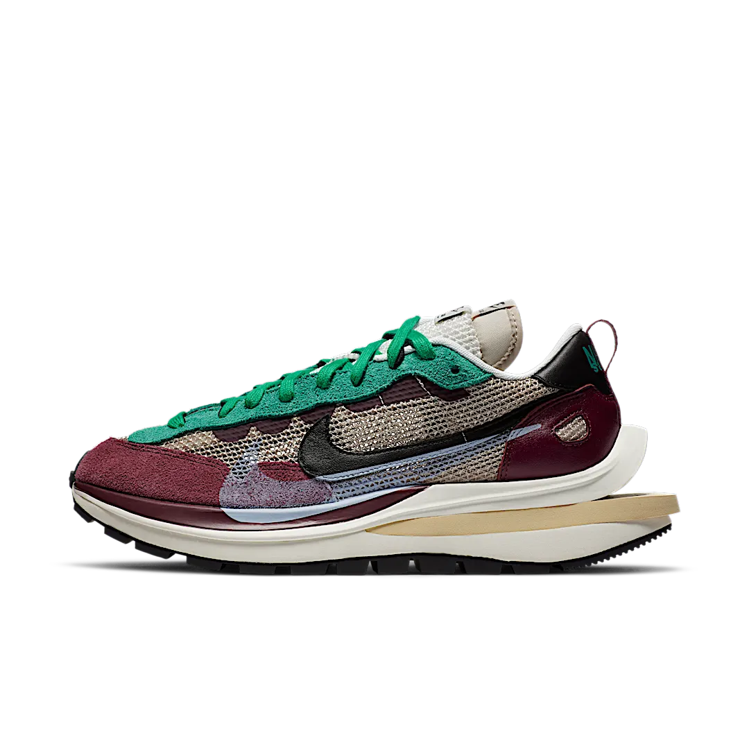 Nike Vaporwaffle sacai Villain Red Neptune Green