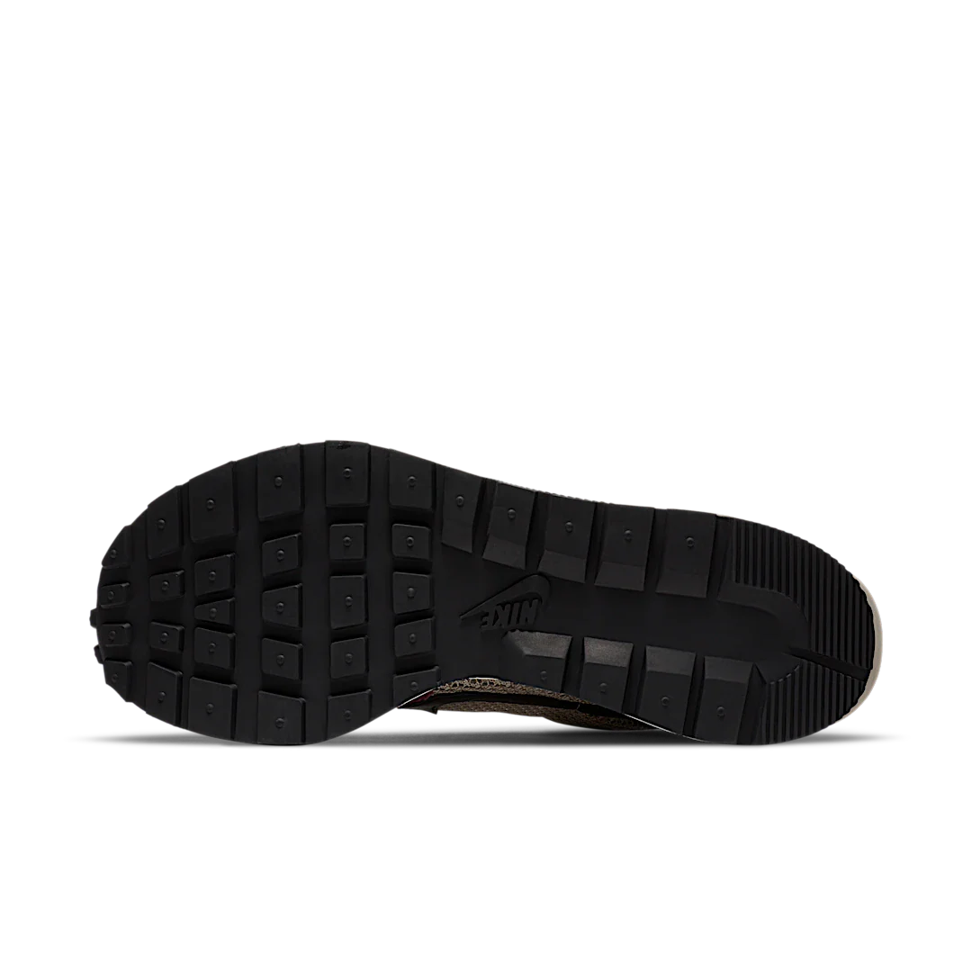 Nike Vaporwaffle sacai Villain Red Neptune Green