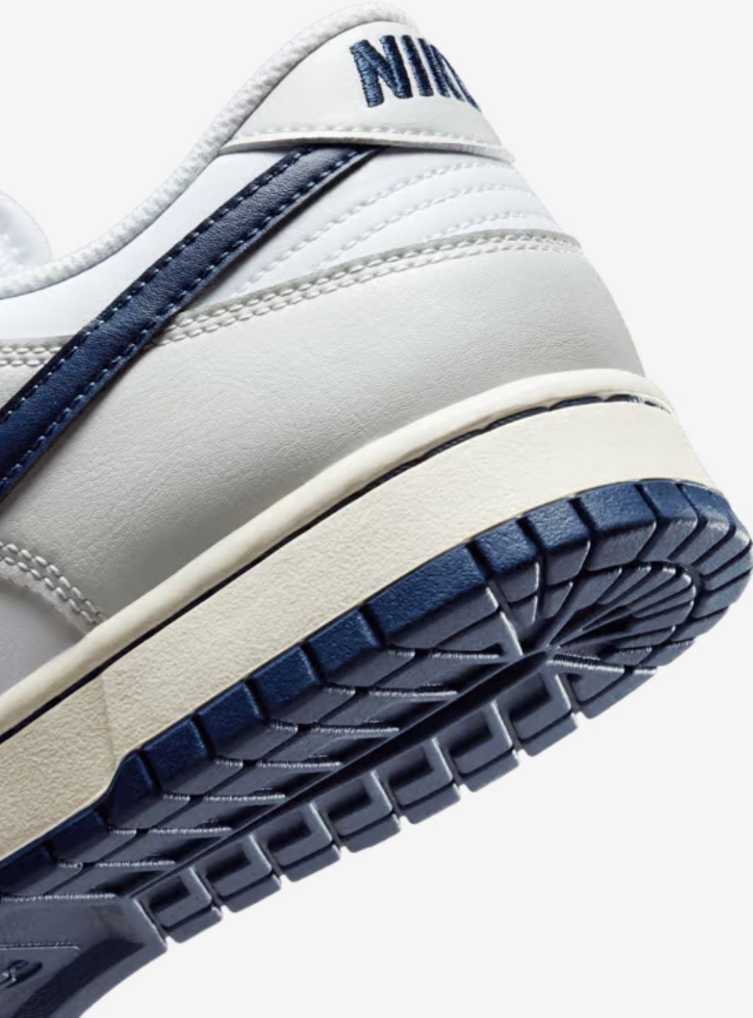 Nike Dunk Low New York Yankees