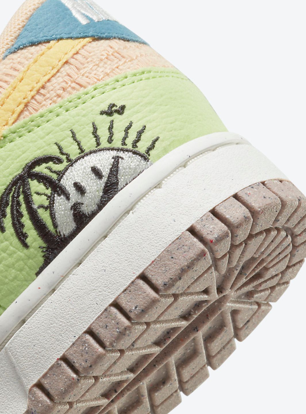 Nike Dunk Low Retro Sun Club Multi