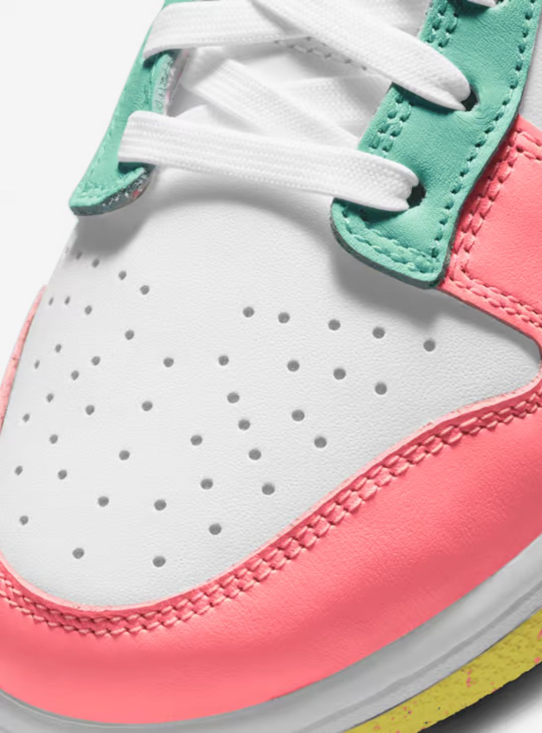 Nike Dunk Low SE Easter Candy