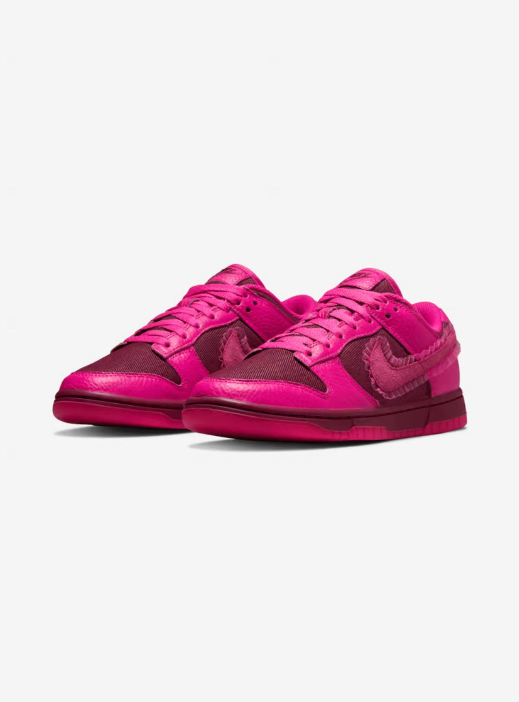 Nike Dunk Low Valentine's Day (2022) (W)