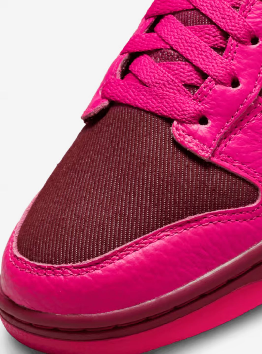 Nike Dunk Low Valentine's Day (2022) (W)