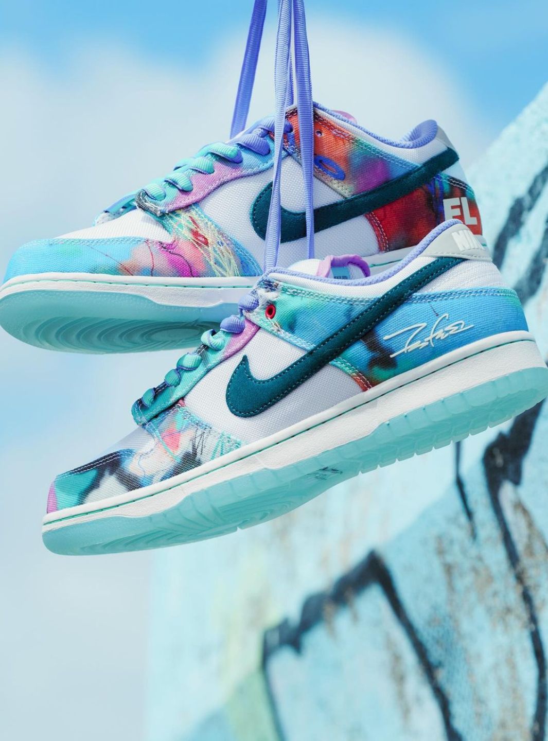 Nike SB Dunk Low Futura Laboratories Bleached Aqua
