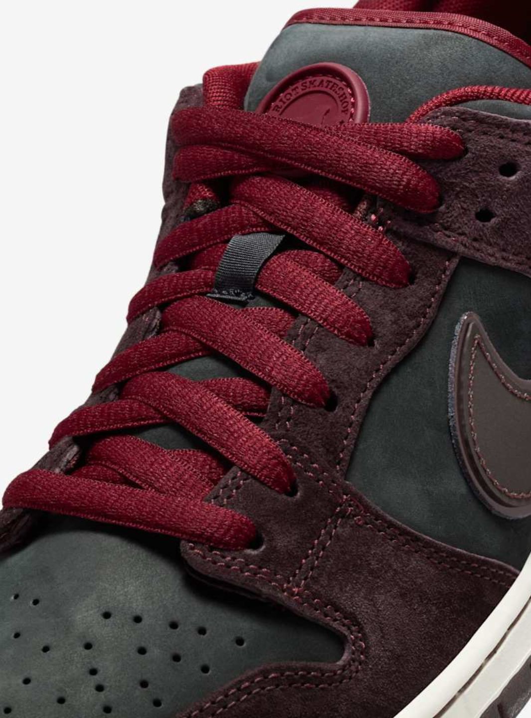 Nike SB Dunk Low Riot Skateshop