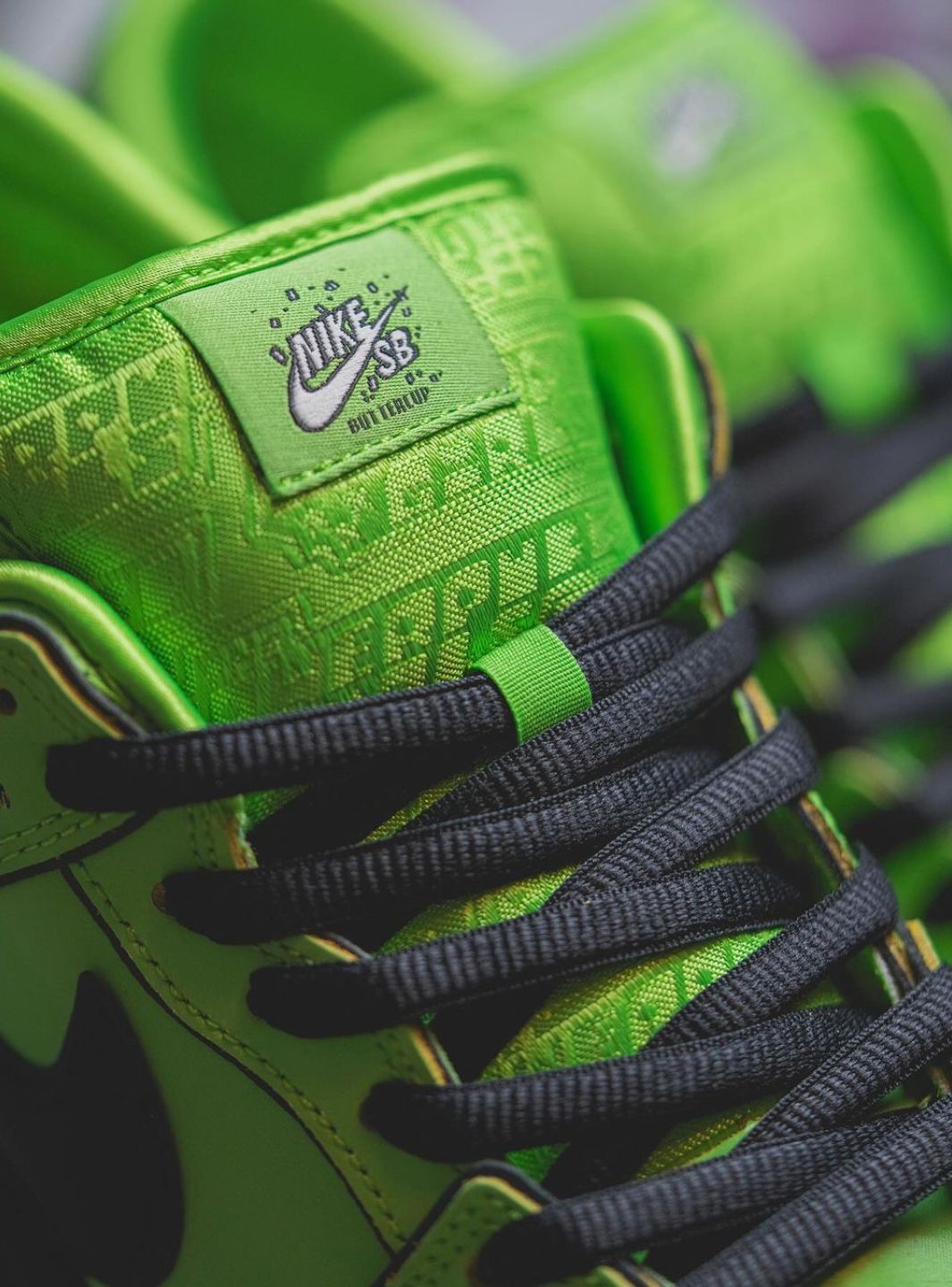 Nike SB Dunk Low The Powerpuff Girls Buttercup