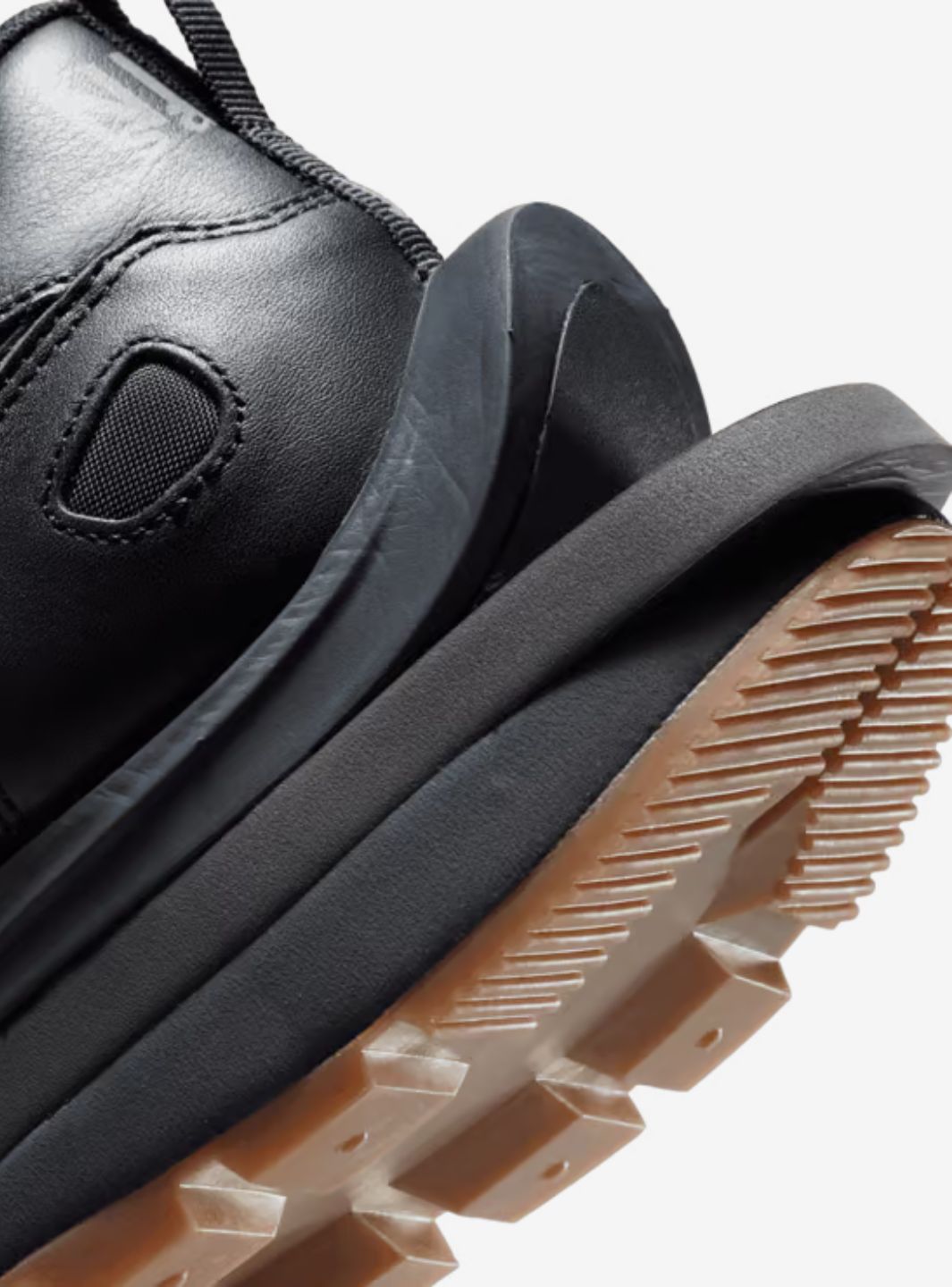 Nike Vaporwaffle Sacai Black Gum