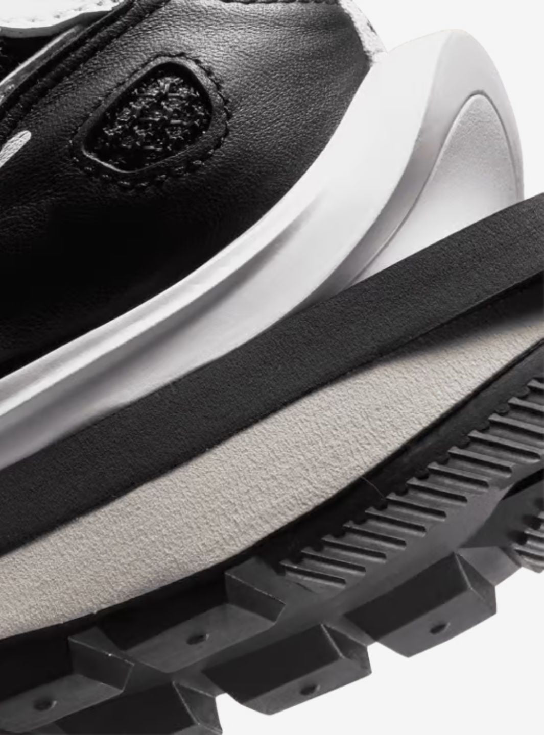 Nike Vaporwaffle Sacai Black White
