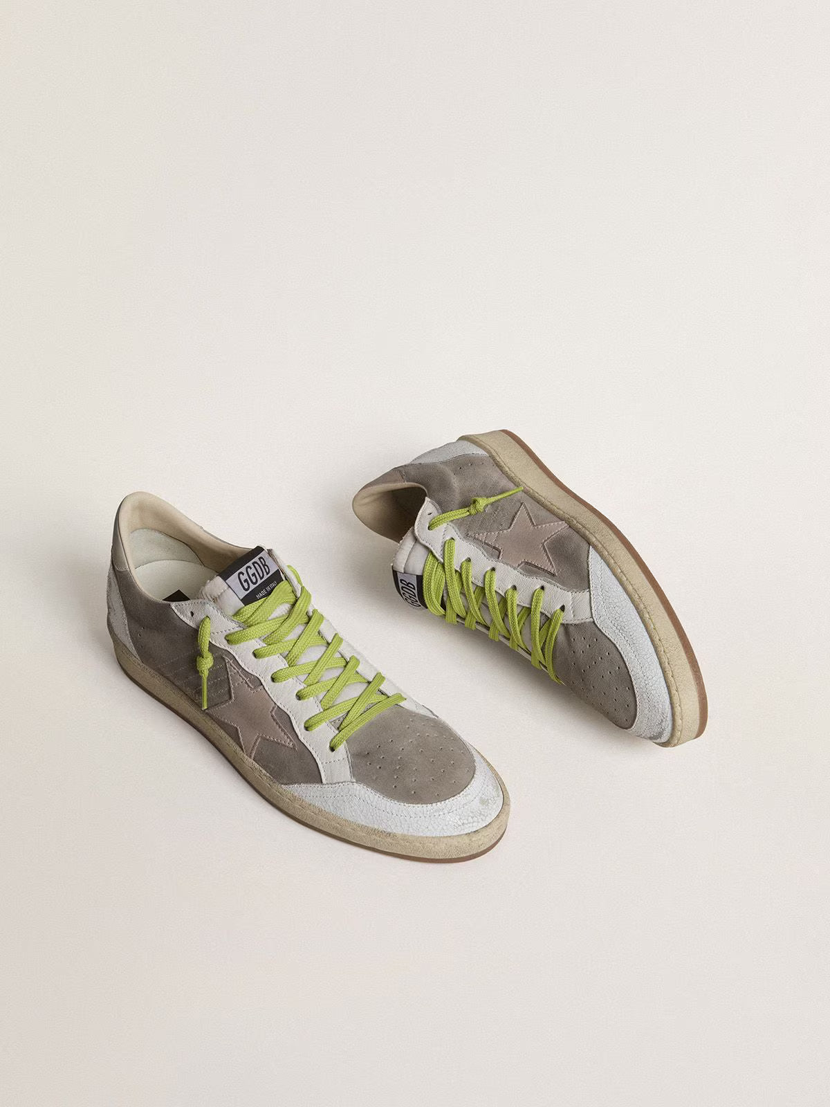 Ball Star Uomo in suede grigio con stella in suede rosa antico e talloncino in pelle beige
