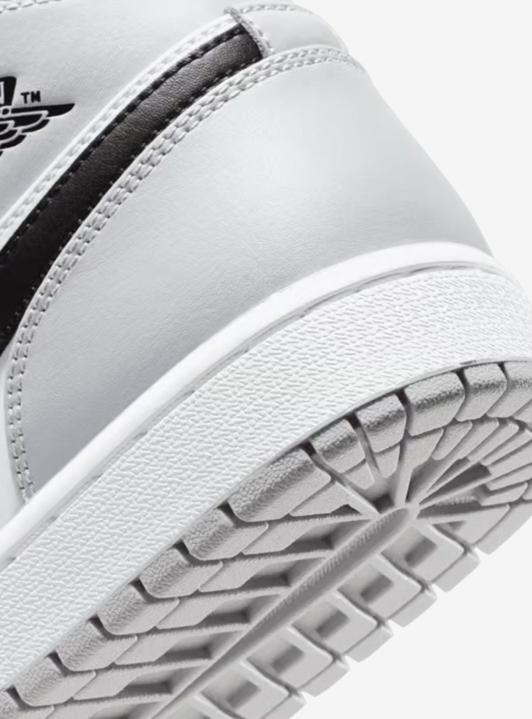 Air Jordan 1 Mid Light Smoke Grey