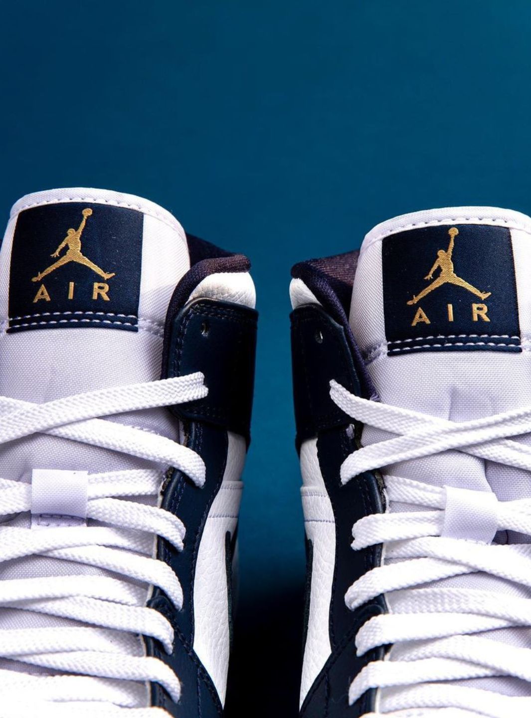 Air Jordan 1 Mid White Metallic Gold Obsidian