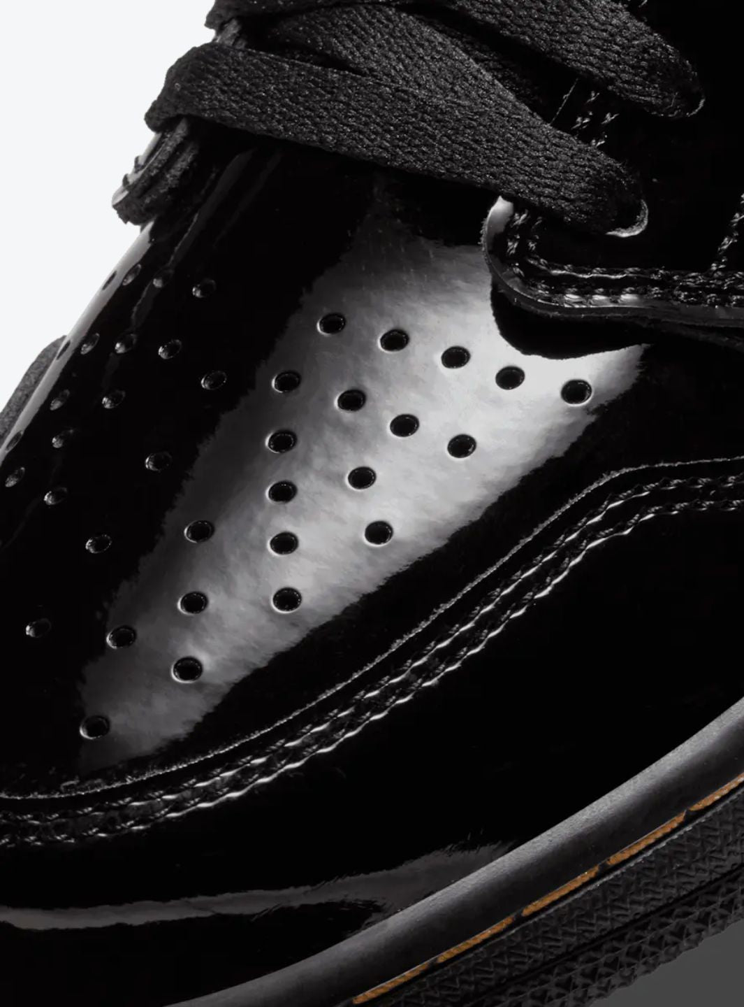 Air Jordan 1 Retro High Black Metallic Gold (2020)