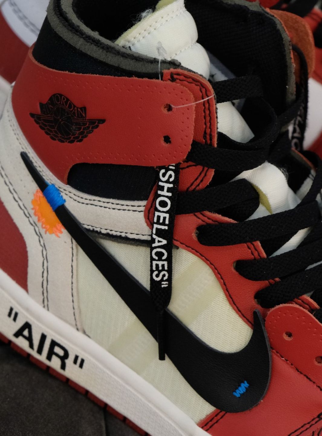 Air Jordan 1 Retro High Off-White Chicago