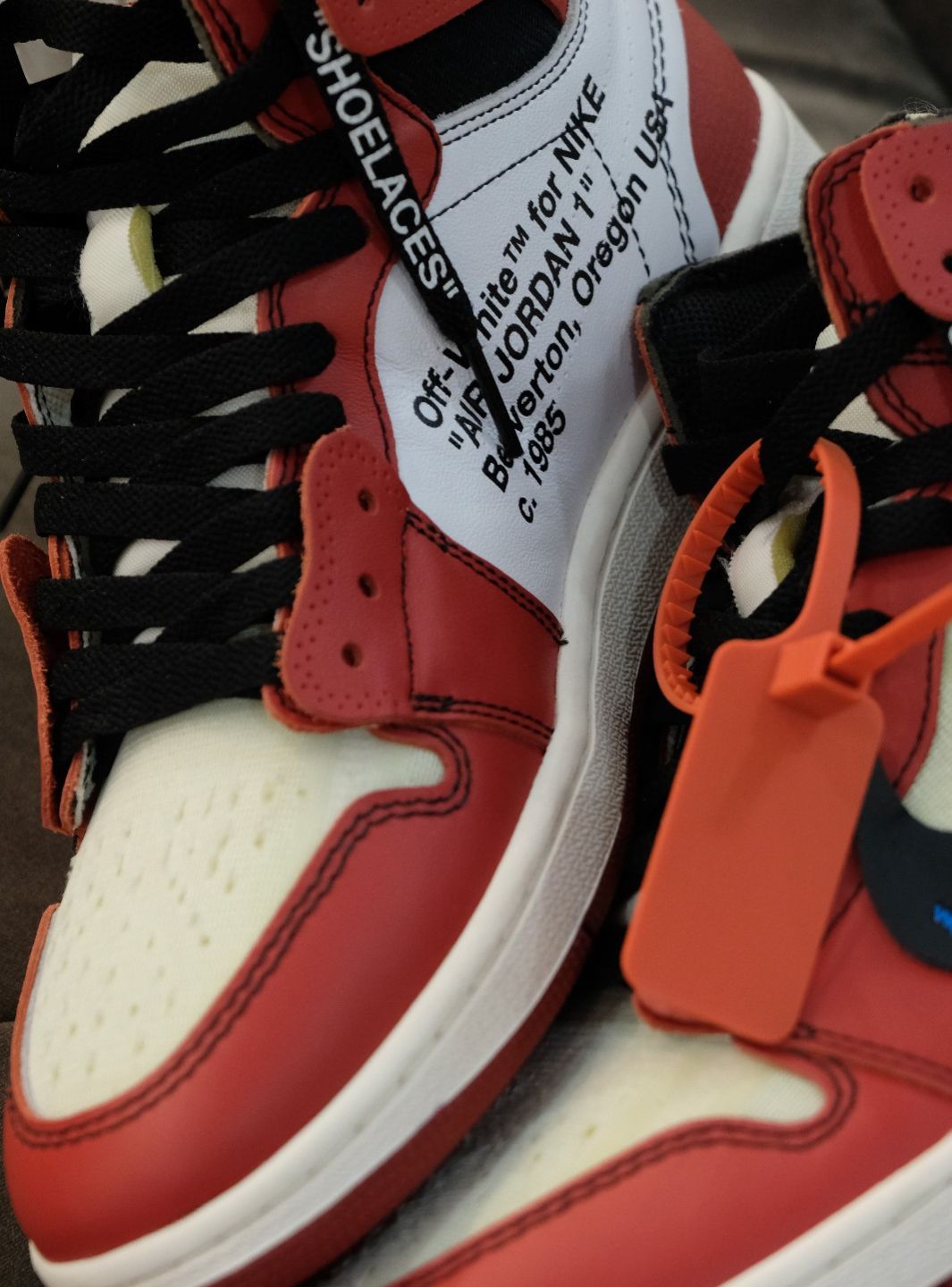 Air Jordan 1 Retro High Off-White Chicago