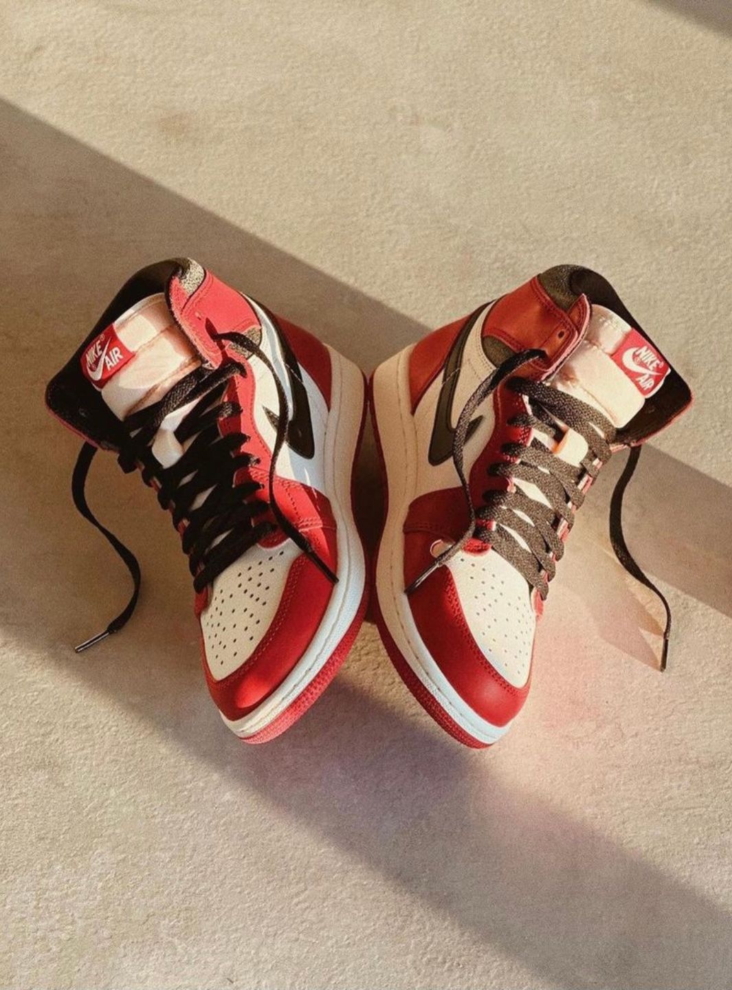 Air Jordan 1 Retro High OG Chicago Lost And Found