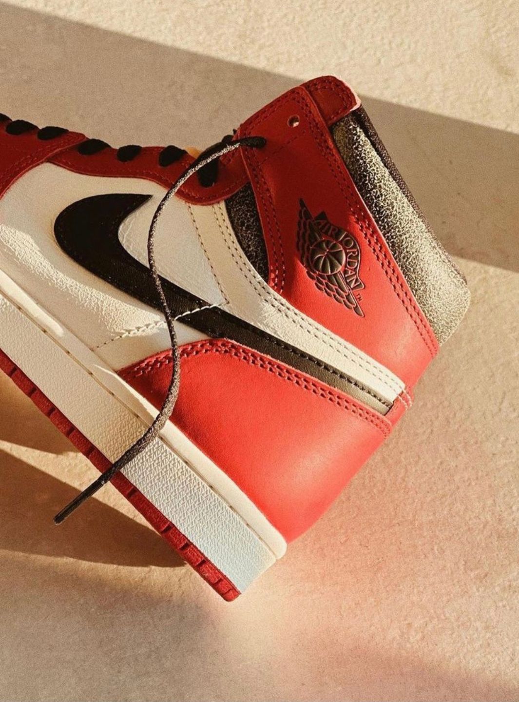 Air Jordan 1 Retro High OG Chicago Lost And Found