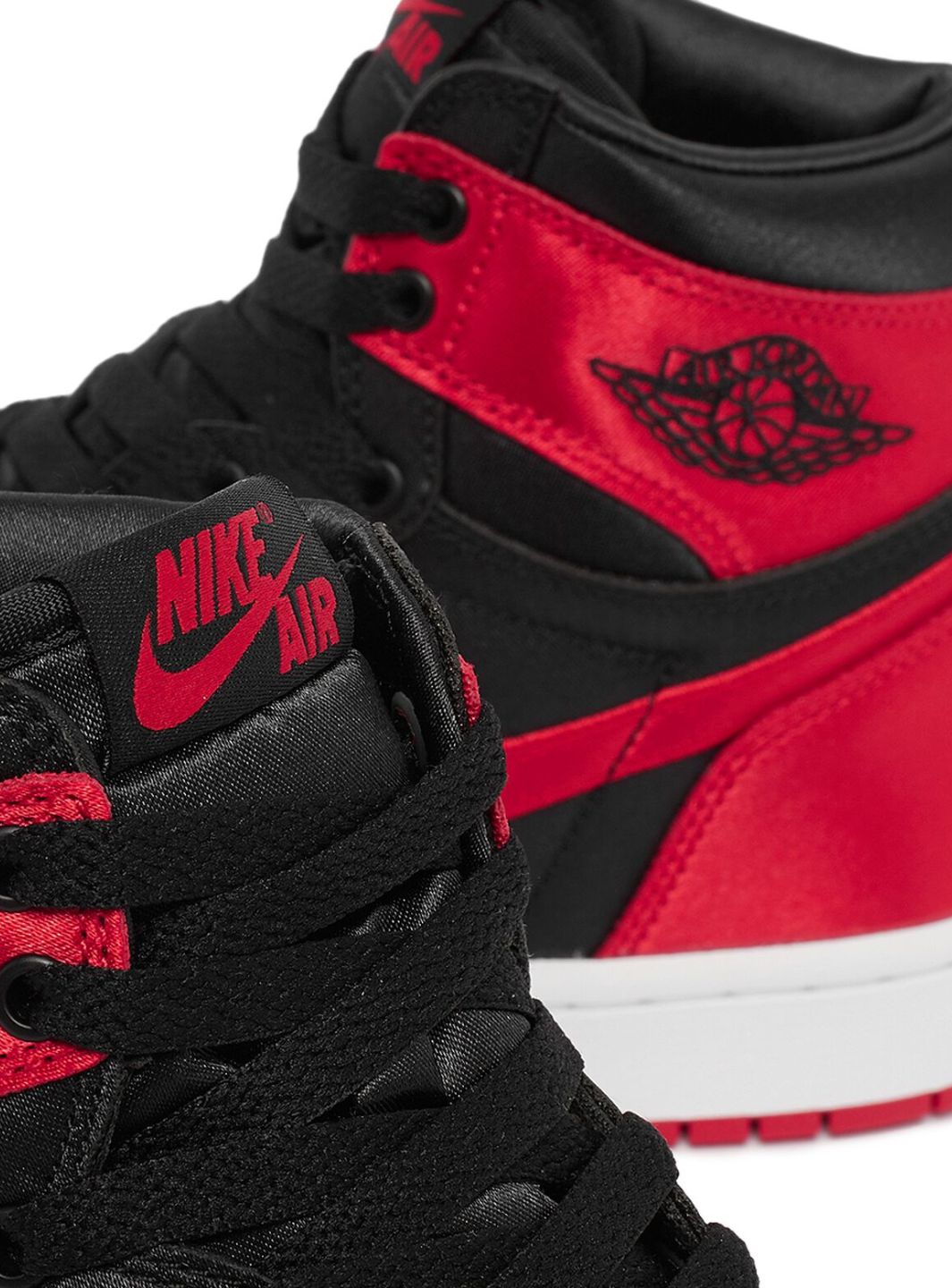 Air Jordan 1 Retro High OG Satin Bred