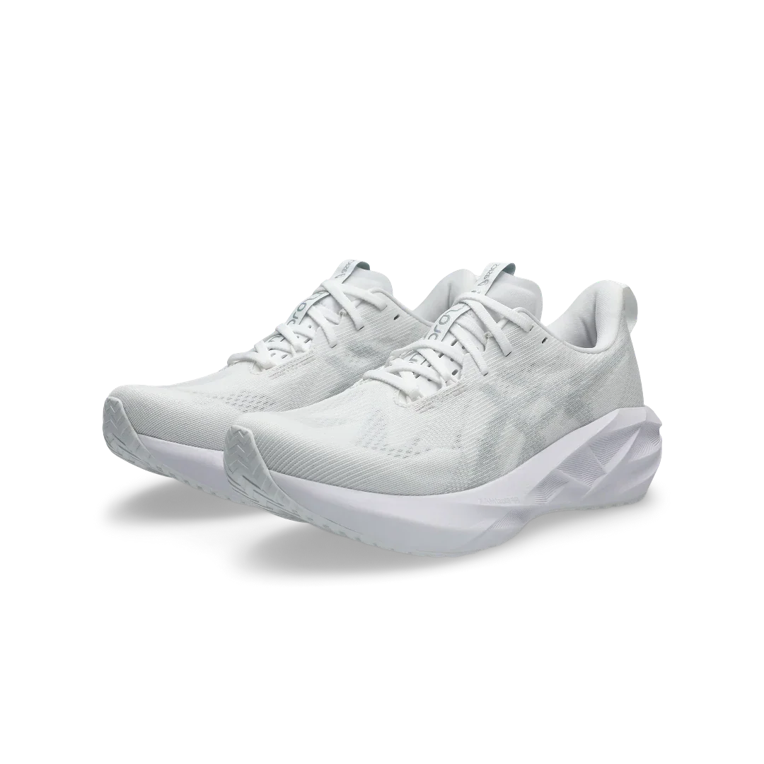 ASICS Novablast 5 White Piedmont Grey