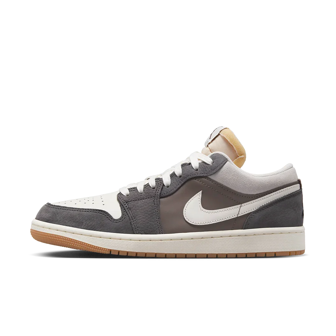 Air Jordan 1 Low SNKRS Day Korea Magpie (2023)