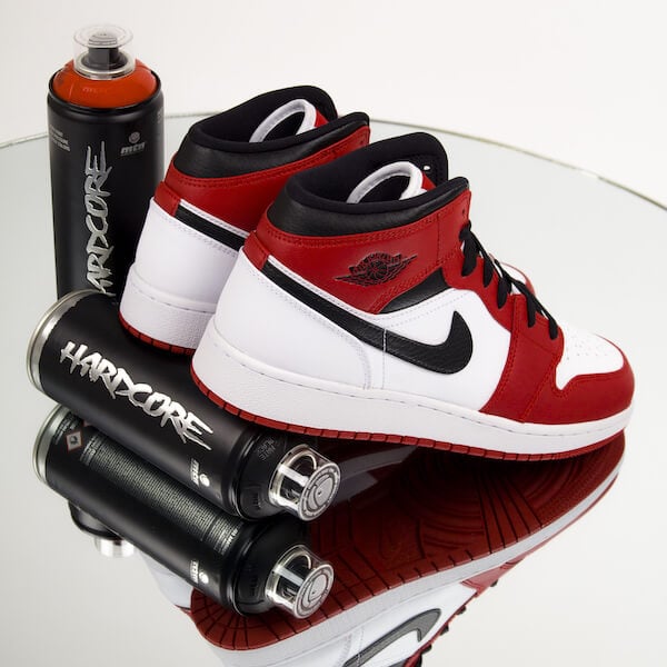 Air Jordan 1 Mid Chicago (2020)
