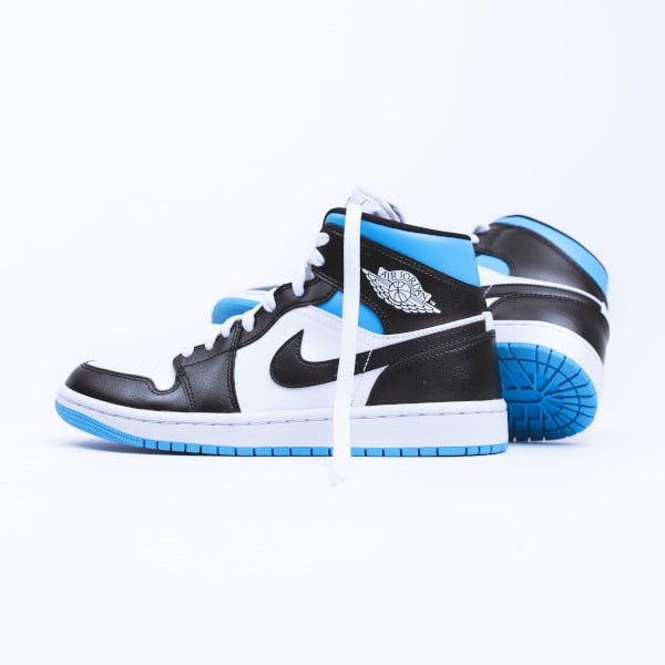 Air Jordan 1 Mid University Blue