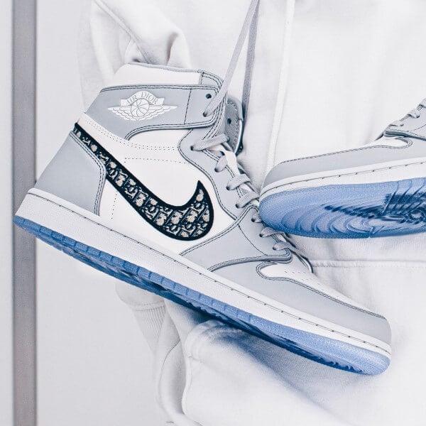 Air Jordan 1 Retro High Dior