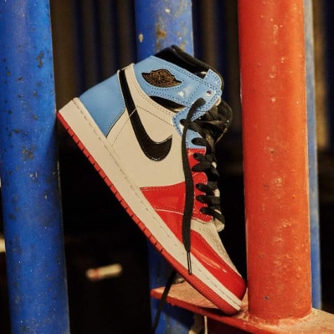 Air Jordan 1 Retro High Fearless UNC Chicago