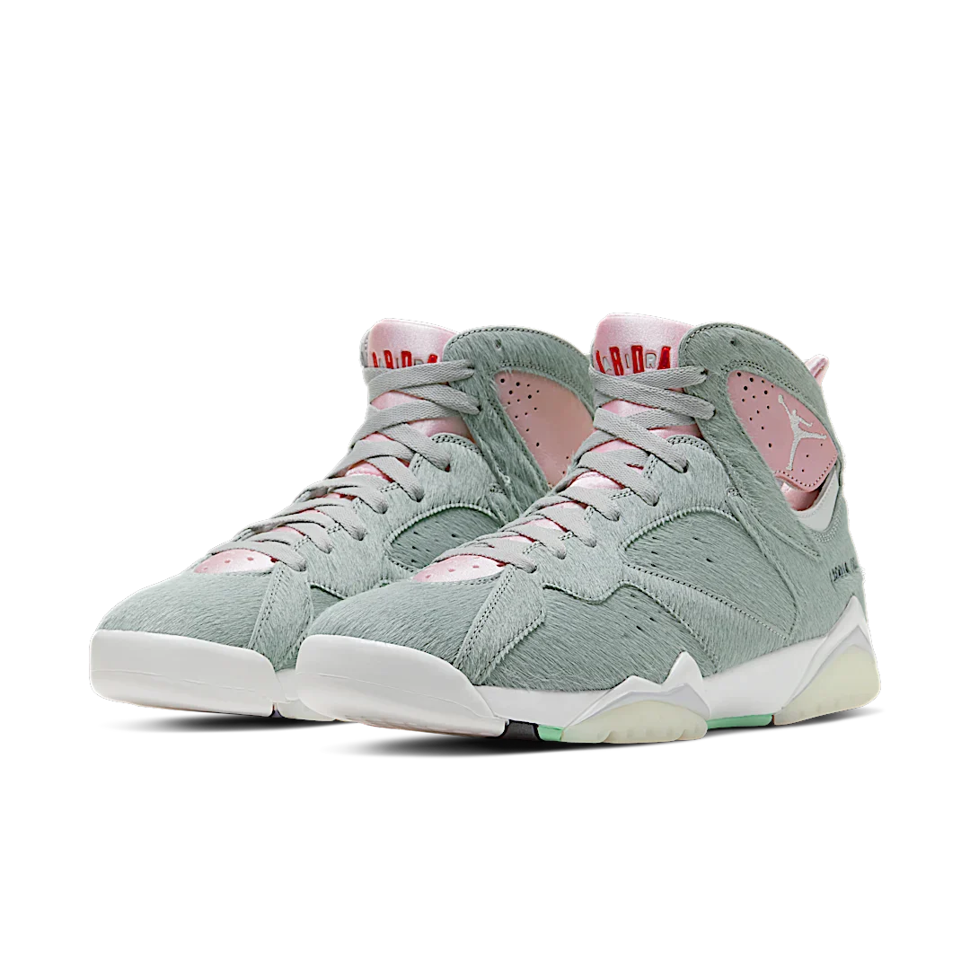 Air Jordan 7 Retro Neutral Grey