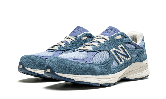 New Balance 990v3 MiUSA Levi's Denim