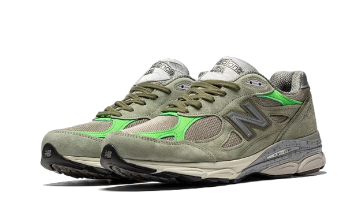 New Balance 990v3 MiUSA Patta Keep Your Family Close