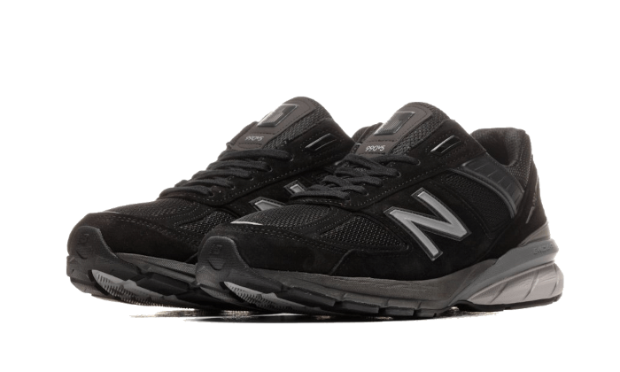 New Balance 990v5 Black