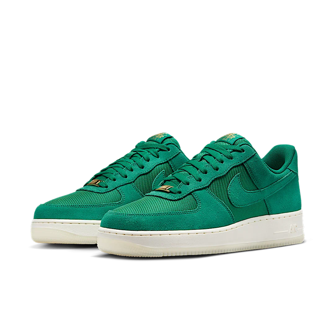 Nike Air Force 1 Low '07 LV8 Malachite Pale Ivory Metallic Gold