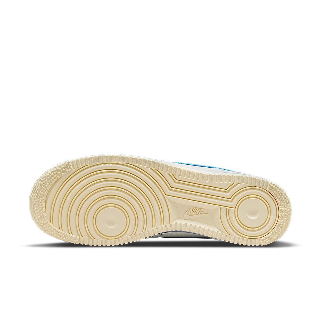 Nike Air Force 1 Low SP Undefeated 5 On It Dunk vs. AF1