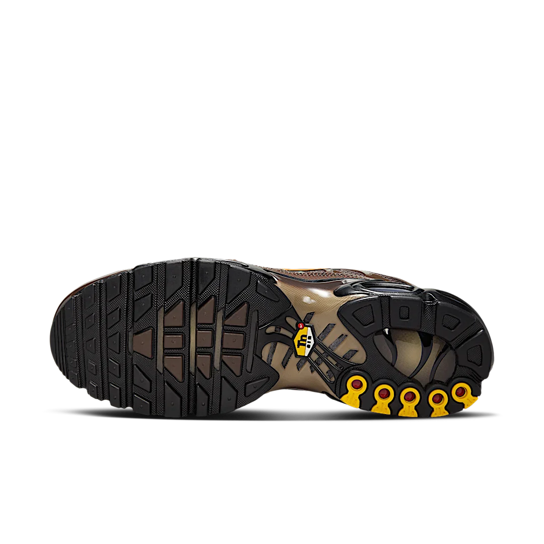 Nike Air Max Plus Baroque Brown Safety Orange