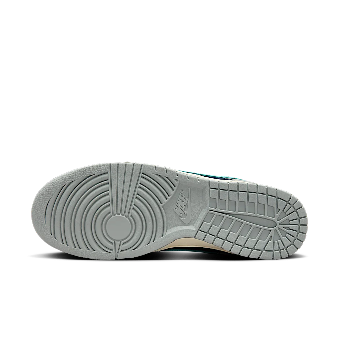Nike Dunk Low Retro Premium Light Pumice Green Frost