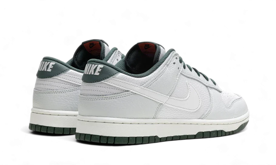 Nike Dunk Low Retro SE Photon Dust Vintage Green